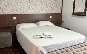 Hospedaria Gãstehaus Enzian
